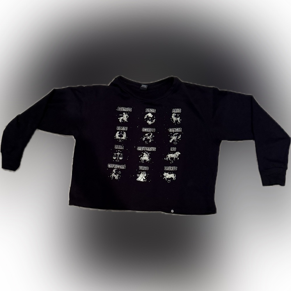 Circle X,‎ black, zodiac, sign sweatshirt, semi cropped, size medium, preowned
